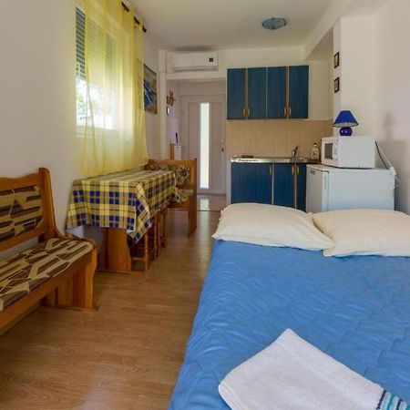 דראמליי Apartments Adrasteja מראה חיצוני תמונה