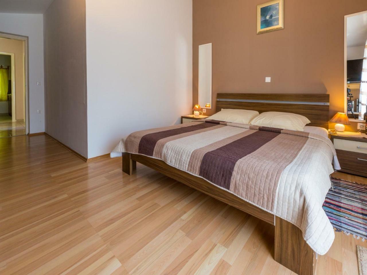 דראמליי Apartments Adrasteja מראה חיצוני תמונה