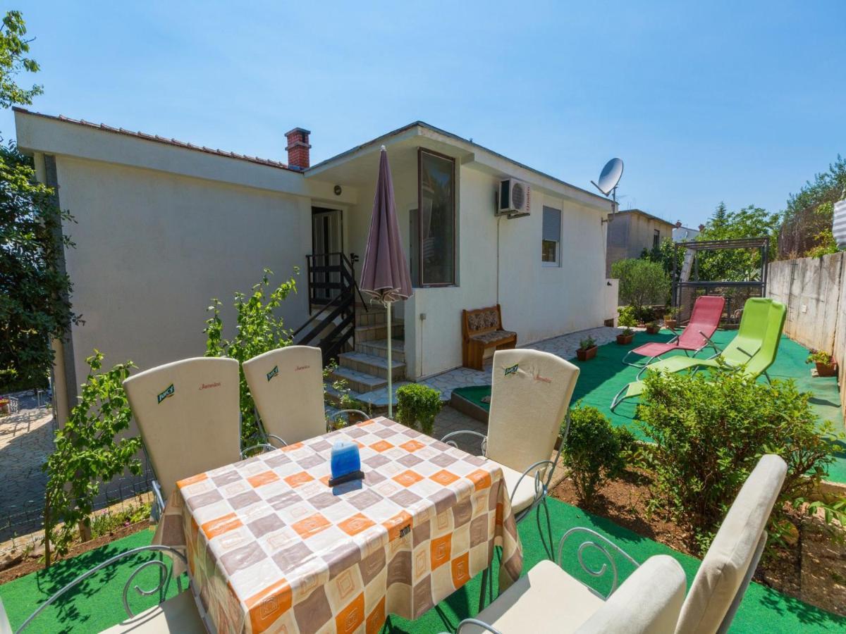 דראמליי Apartments Adrasteja מראה חיצוני תמונה
