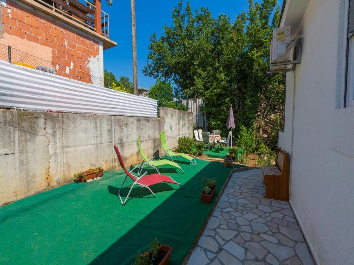 דראמליי Apartments Adrasteja מראה חיצוני תמונה