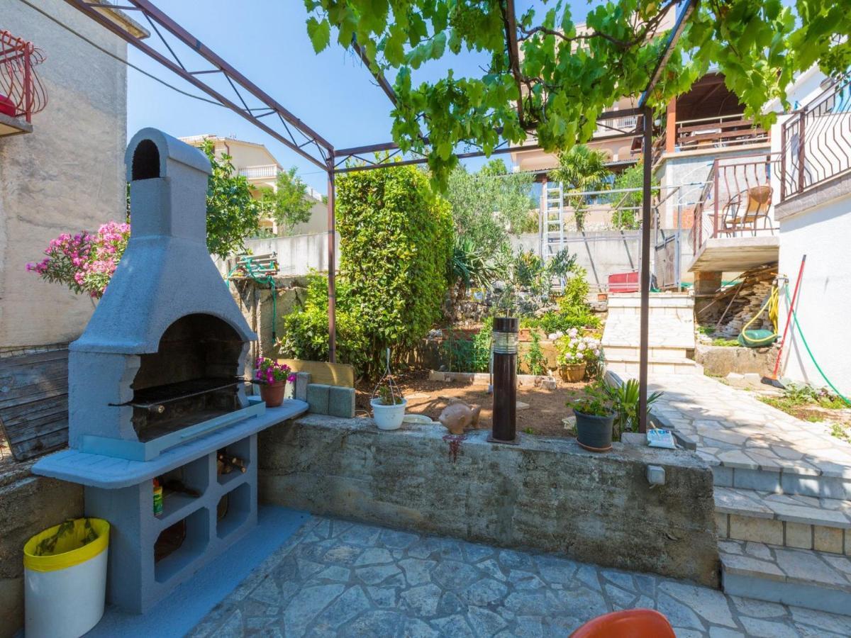 דראמליי Apartments Adrasteja מראה חיצוני תמונה