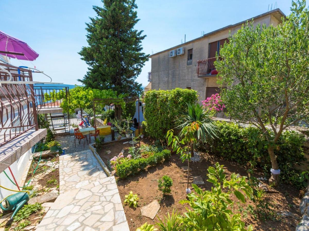 דראמליי Apartments Adrasteja מראה חיצוני תמונה